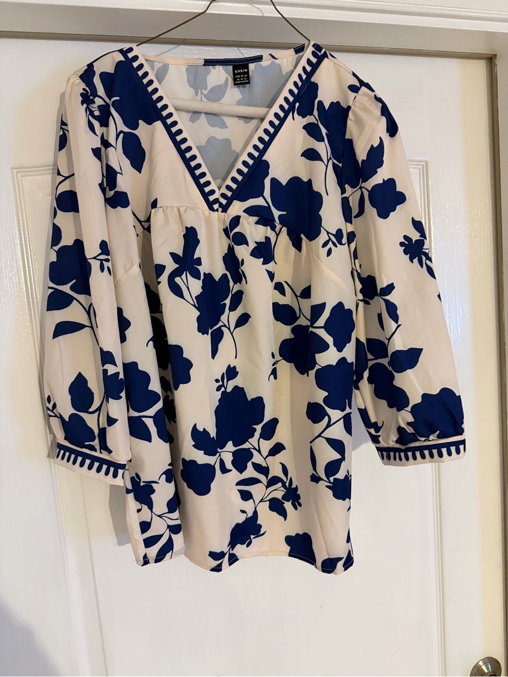 SHEIN White and Navy Floral V-Neck Tunic Blouse